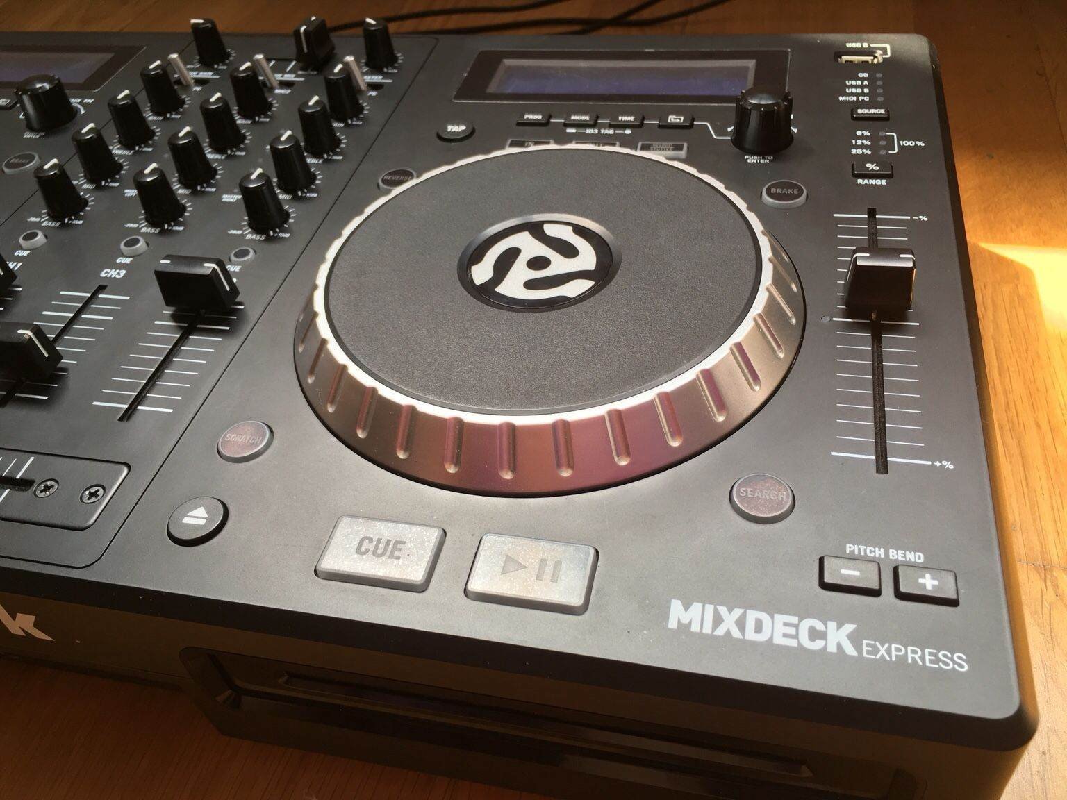 Numark Mixdeck Express DJ Controller 20