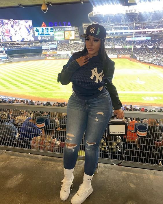 Yankees-Inspired Outfit