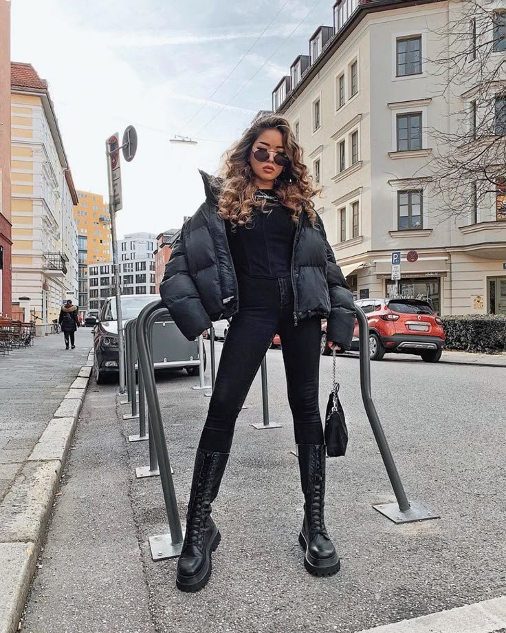 25 Puffer Jacket Outfits to Try in 2020! - Fashion Inspiration and Discovery - cropped puffer jacket outfit