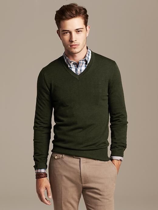 23 Fall Business Casual Outfits For Men - Styleoholic - dark green sweater outfit