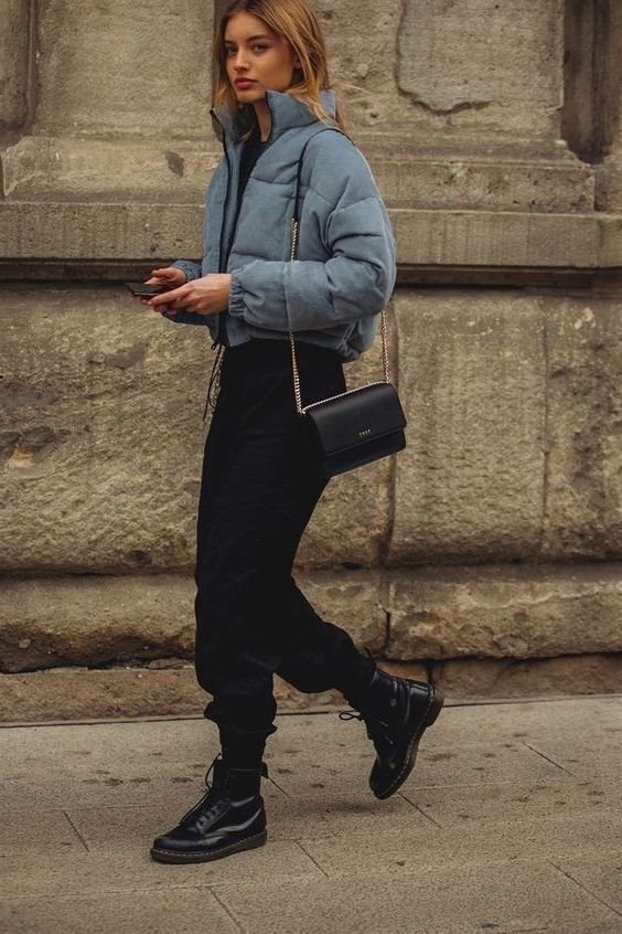 What To Wear With Puffer Jackets For Women This Winter: Best Guide 2023 -  LadyFashioniser.com - cropped puffer jacket outfit