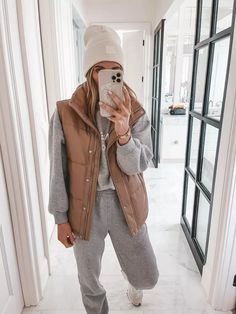 cropped puffer jacket outfit