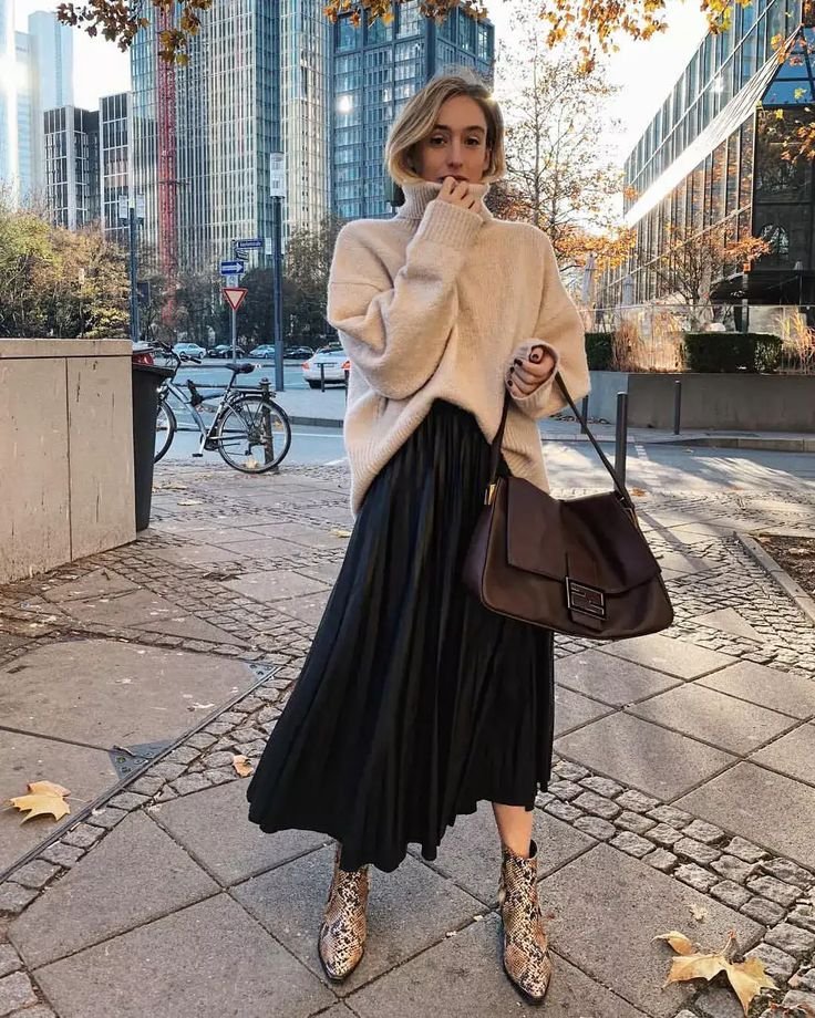 What to Wear With a Black Skirt - Simple but Chic Outfit Ideas Everyone Can Try What to Wear With a Black Skirt - Simple but Chic Outfit Ideas Everyone Can Try - winter skirt