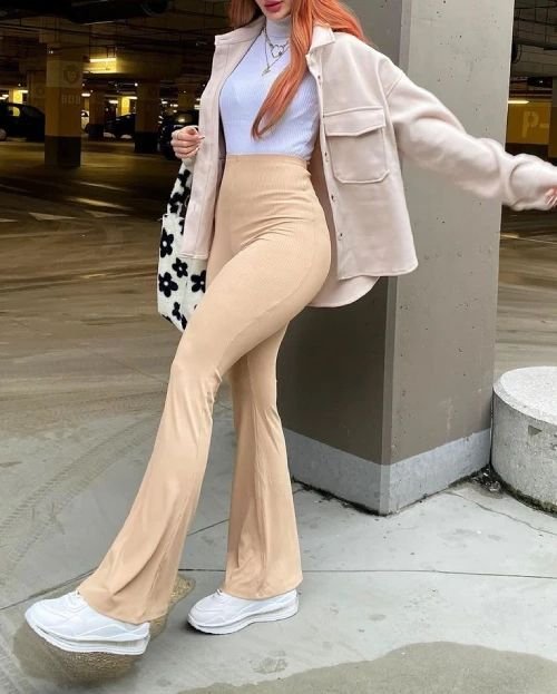 30 Trendy Outfits with flare Leggings: Chic Yoga pants ideas - Inspired Beauty 30 Trendy Outfits with flare Leggings: Chic Yoga pants ideas - Inspired Beauty - brown flare leggings outfit