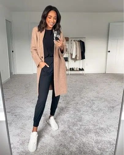 25 Girls Athleisure Outfit Ideas That Are Trending This Year 25 Girls Athleisure Outfit Ideas That Are Trending This Year - tan cardigan outfit