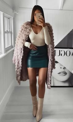 900+ Best Mini Skirts ideas | mini skirts, cute outfits, fashion 900+ Best Mini Skirts ideas | mini skirts, cute outfits, fashion - short leather skirt outfit
