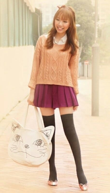 https://www.pinterest.com/pin/131237776617821900/ https://www.pinterest.com/pin/131237776617821900/ - tights and skirt outfit