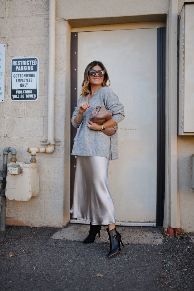 WINTER'S CHECKLIST: A SILK MIDI SKIRT | CHIC TALK WINTER'S CHECKLIST: A SILK MIDI SKIRT | CHIC TALK - midi skirt outfit winter
