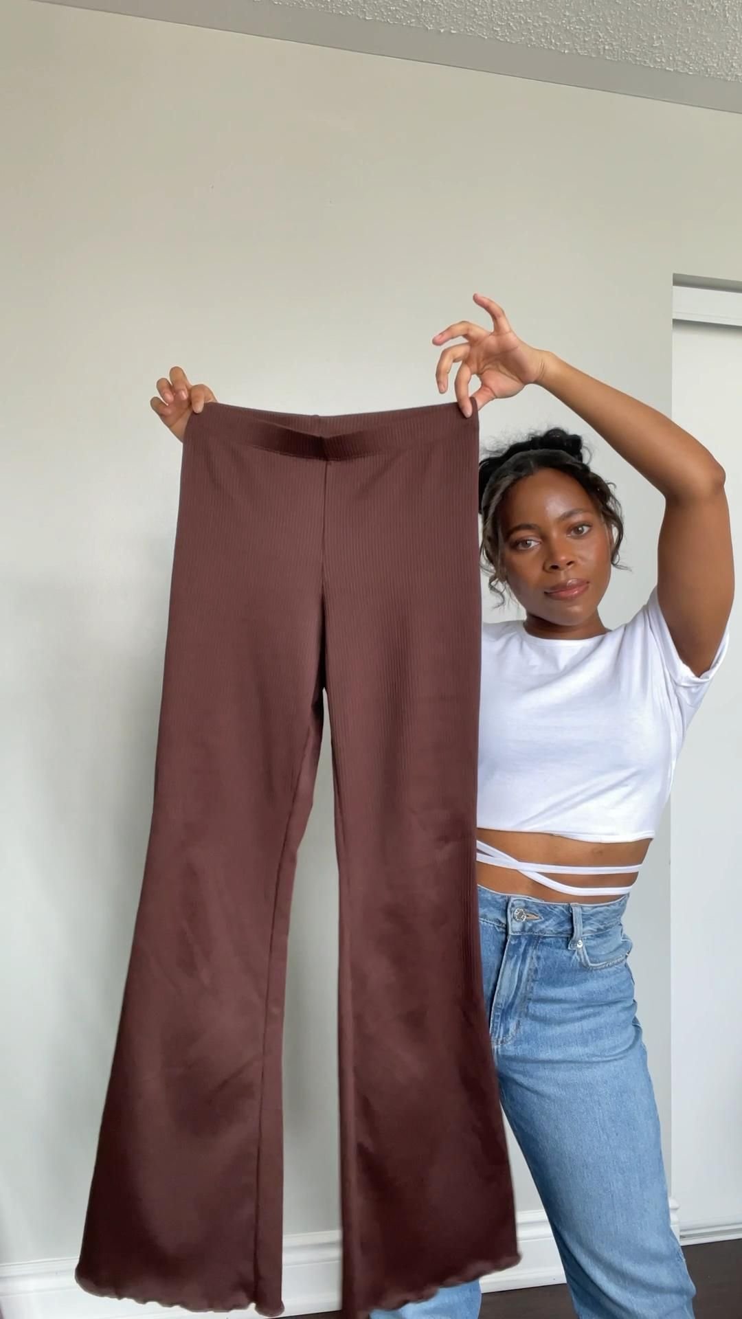 How to Style : brown flare pants : spring outfit ideas | @jaay.natasha | Bell bottom pants outfit, Brown flares, Stretch pants outfits How to Style : brown flare pants : spring outfit ideas | @jaay.natasha | Bell bottom pants outfit, Brown flares, Stretch pants outfits - brown flare leggings outfit