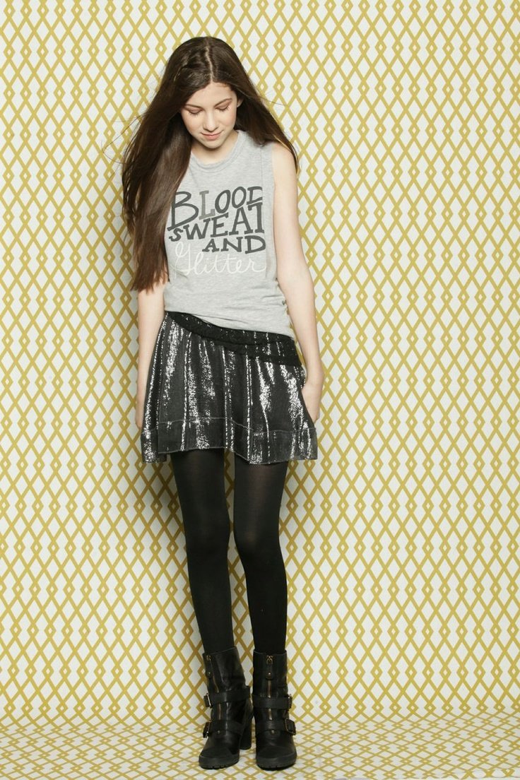 tights and skirt outfit
