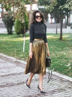 7 Best Gold skirt outfit ideas | outfits, fashion outfits, cute outfits 7 Best Gold skirt outfit ideas | outfits, fashion outfits, cute outfits - gold skirt outfit