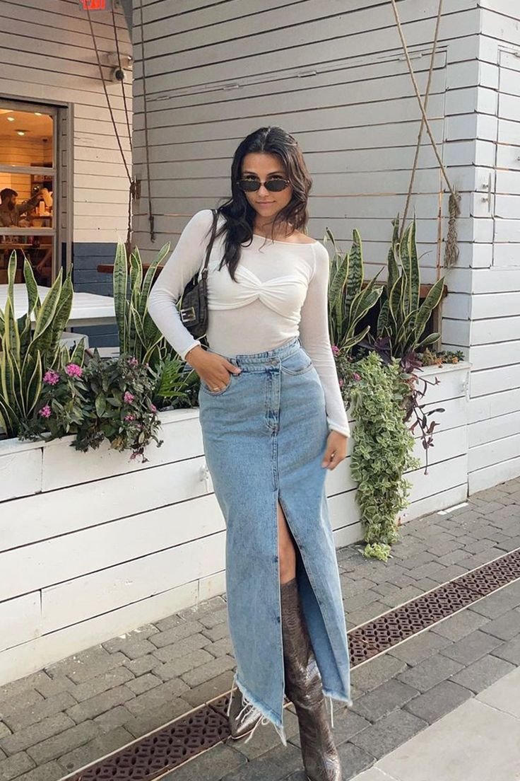 10 Chic and Stylish Maxi Denim Skirt Outfit Ideas 10 Chic and Stylish Maxi Denim Skirt Outfit Ideas - denim skirt outfit winter